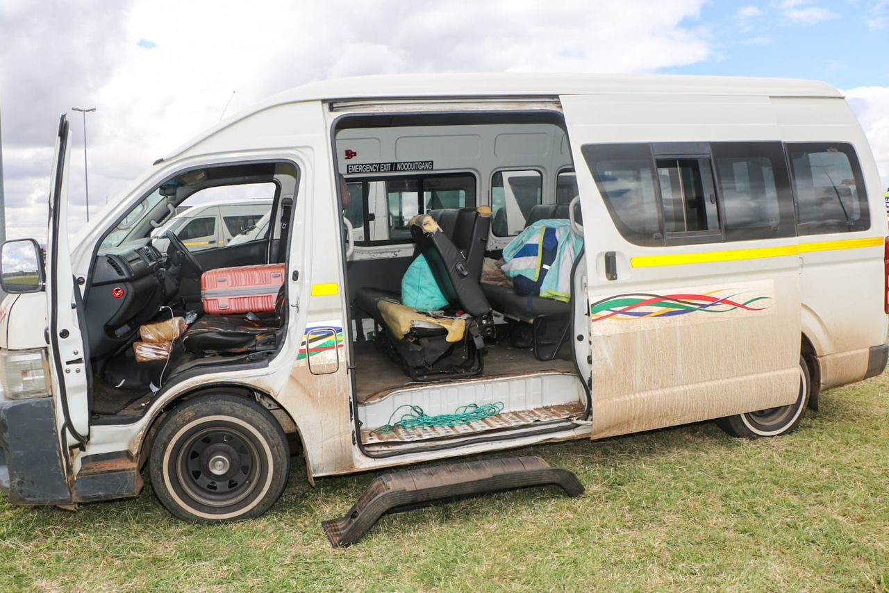 48 Zimbos Nabbed For Border Jumping…. Drivers Up On Human Trafficking Charges